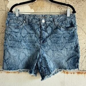 Seven7 Jeans Weekend Shorts Stretch Denim Snake Print size 12 Frayed hem